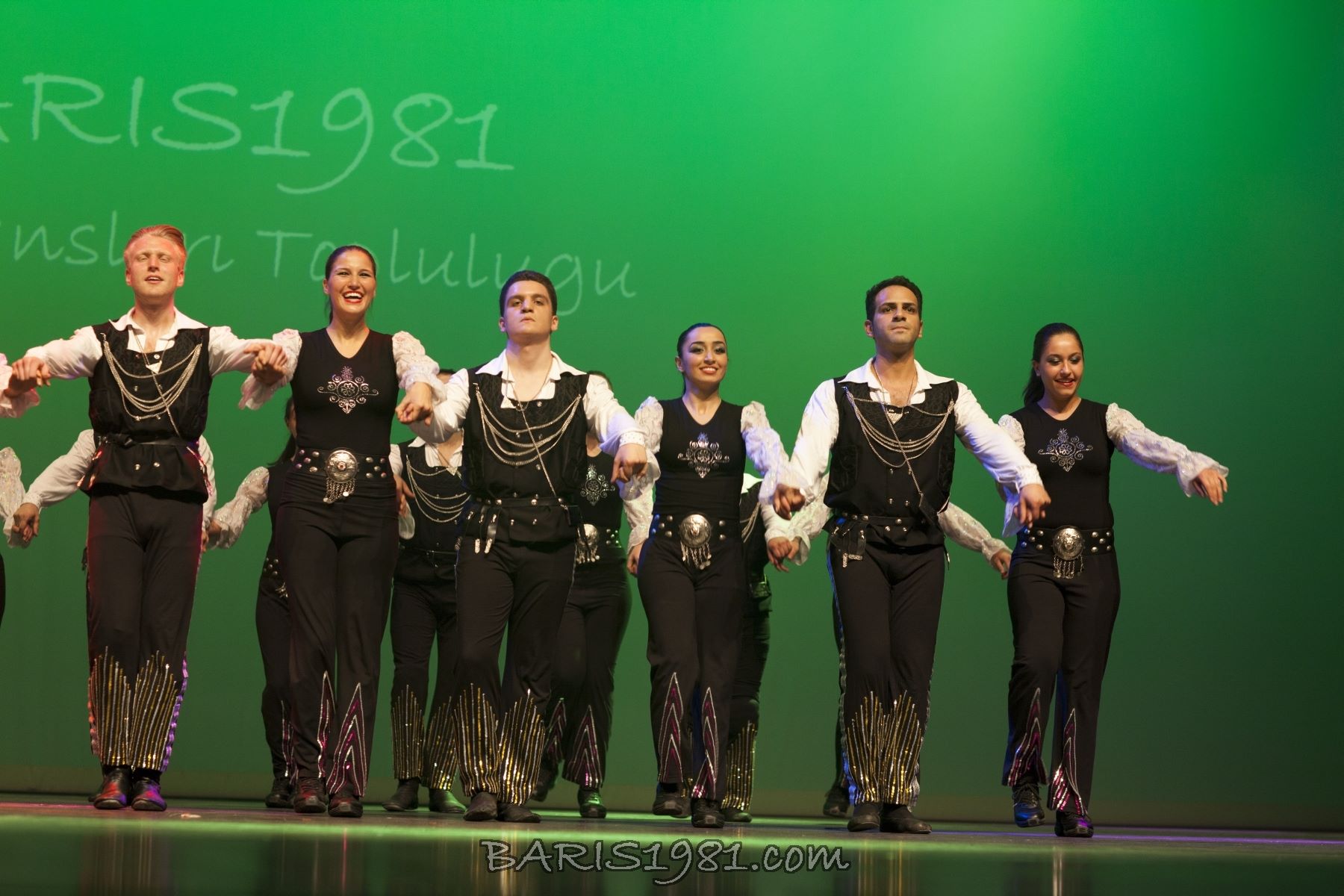 886133 10152038427032969 1684975498 o